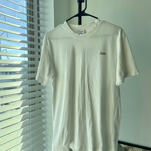 Vetements White Short Sleeve Tee with 'STAFF' Print - Picture 3 of 9